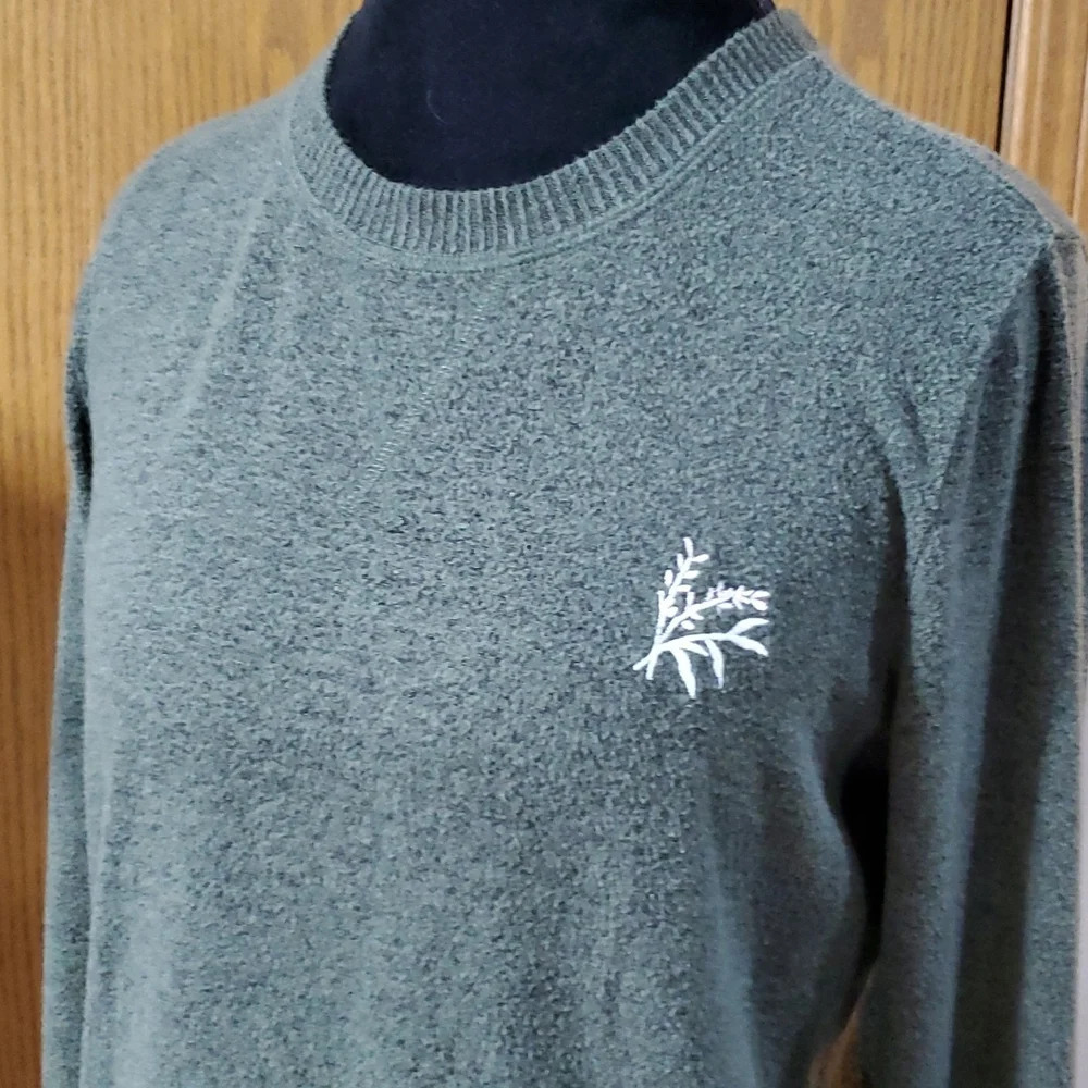 Lucky brand soft embroidered sage green long sleeve crew neck pullover